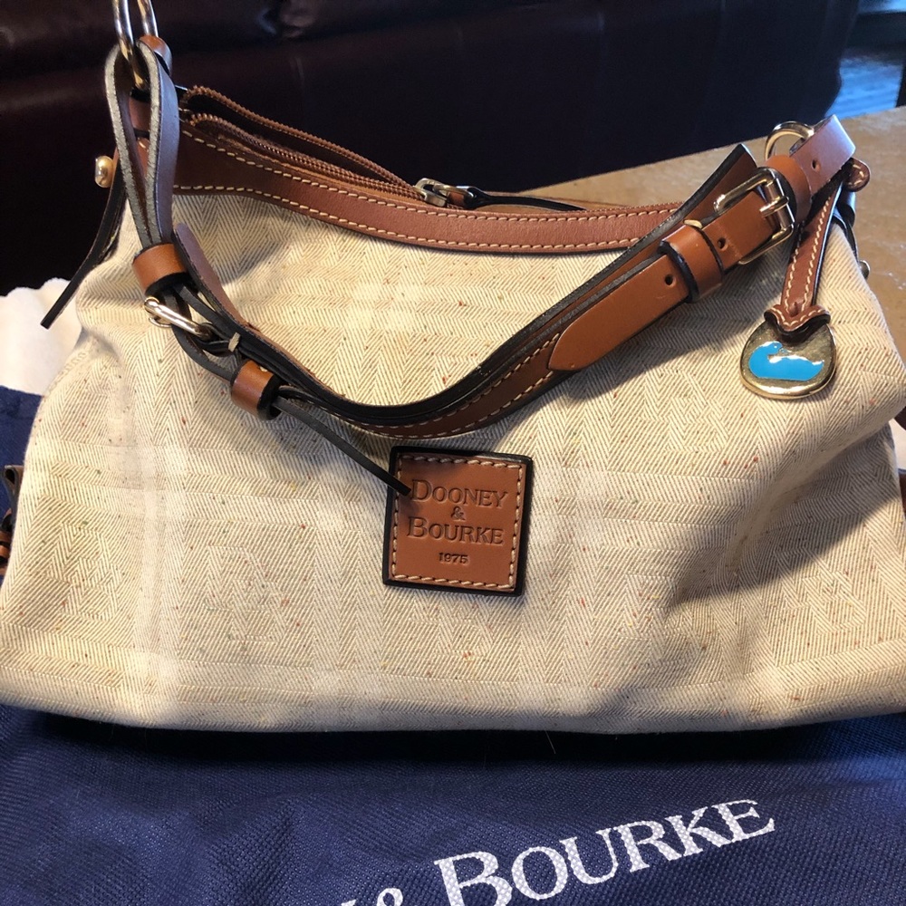 Dooney & Bourke Fabric Purse Mint condition
